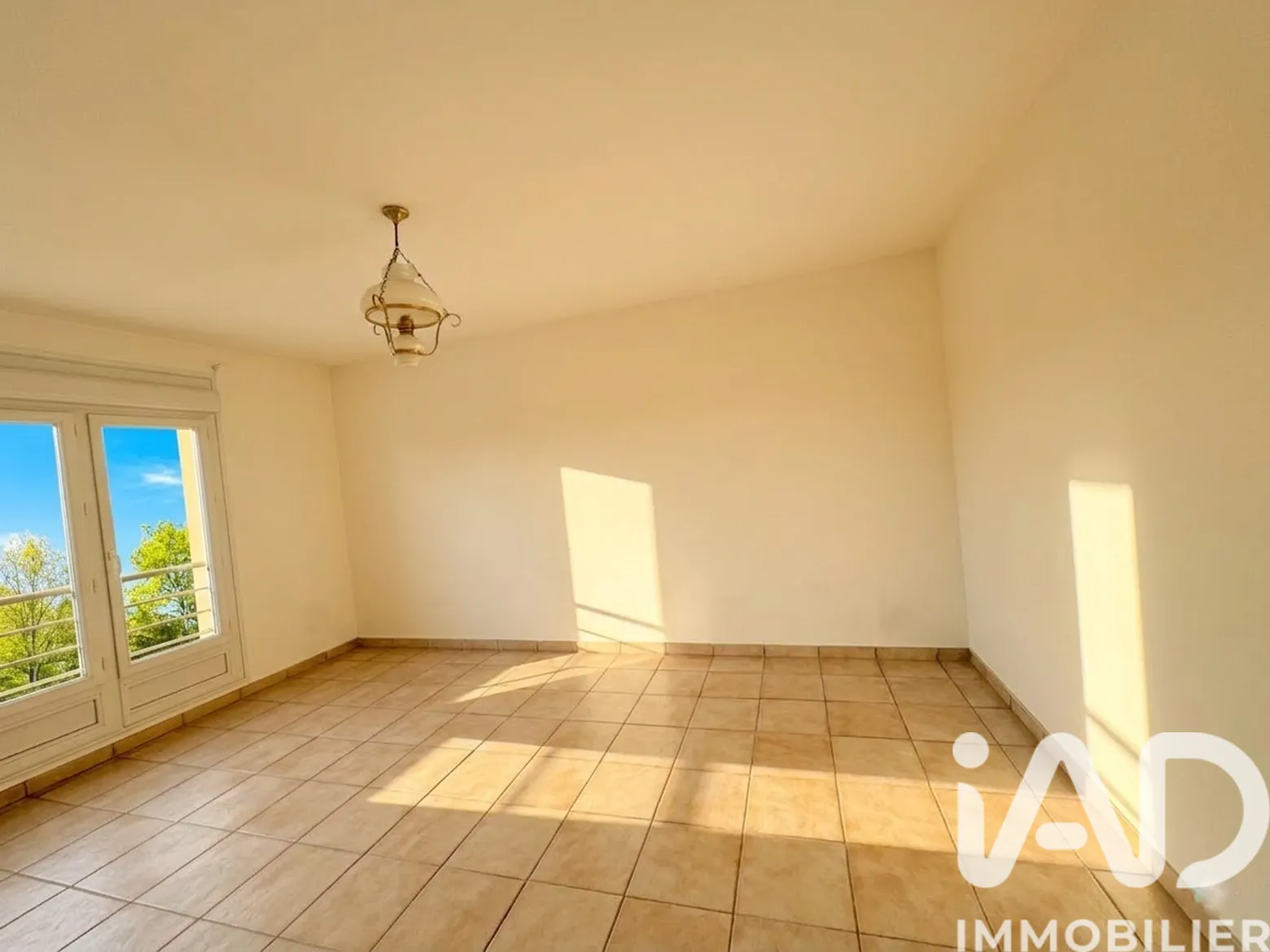 Vente appartement à Aulnay-sous-Bois (93600) : appartement 4 pièces 70 m² - 1969174 — 2