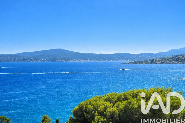 Terrain 350 m² · à Bâtir À les Issambres · 350 m² · 2 100 000 €