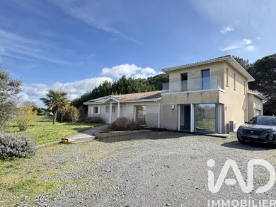 Maison à Ambarès-et-Lagrave (33440)