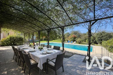 Maison traditionnelle à Roquefort-les-Pins (06330)