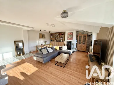 Apartment in Saint-Étienne (42100)