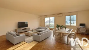 Apartment in Courbevoie (92400)
