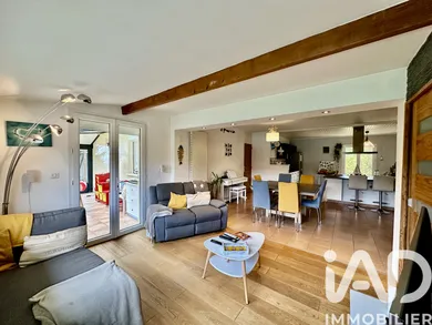 Maison à Sainte-Eulalie (33560)