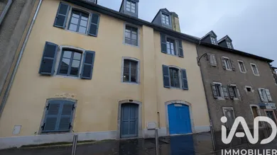 Building in Pau (64000)