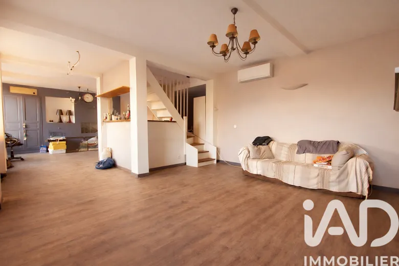 Maison 8 pièces 181 m² · à Courgenay · 181 m² · 185 200 €