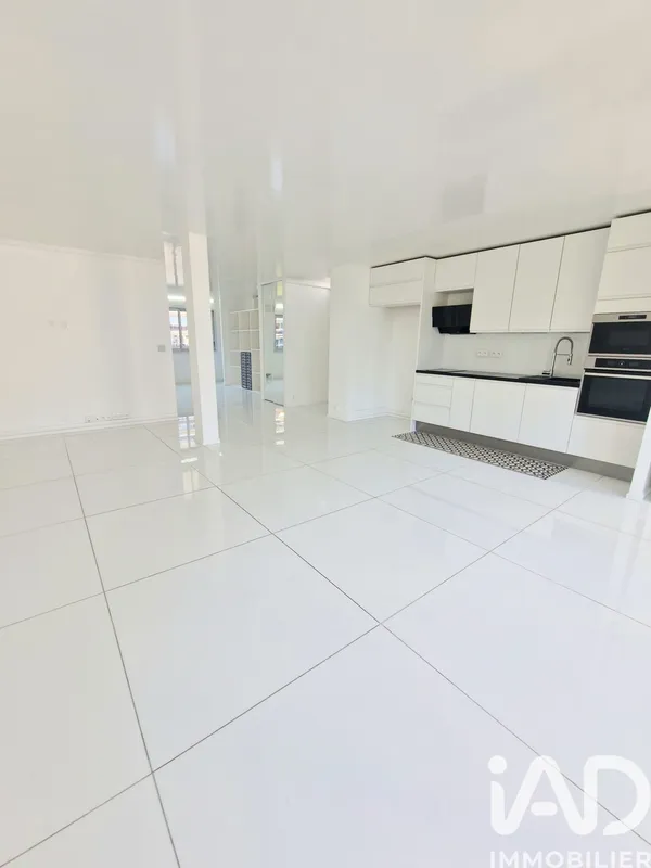 Appartement à Clichy (92110) photo 2