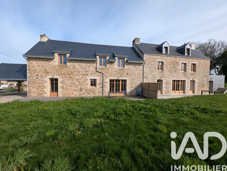 Maison 10 pièces 253 m² · à Landévant · 253 m² · 750 000 €
