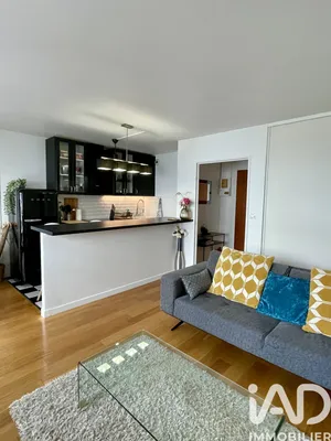 Apartment in Puteaux (92800)