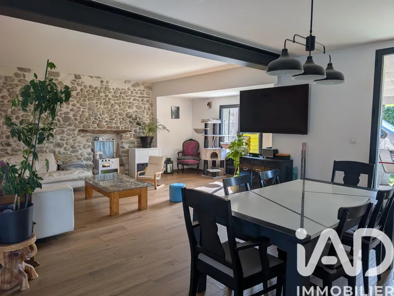 Maison 5 pièces 140 m² · à Brié-Et-Angonnes · 140 m² · 500 000 €