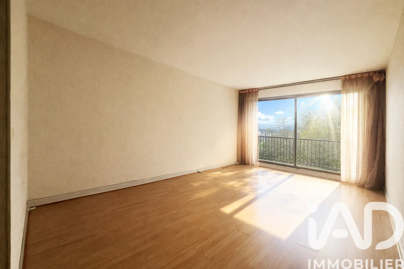Vente appartement à Puteaux (92800) : appartement 3 pièces 77 m² - 1962842 — 2