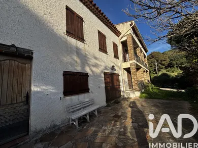 Immeuble à Bormes-les-Mimosas (83230)