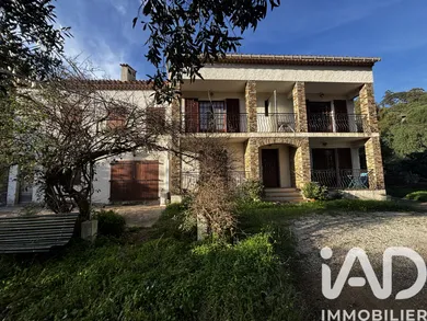 Building in Bormes-les-Mimosas (83230)