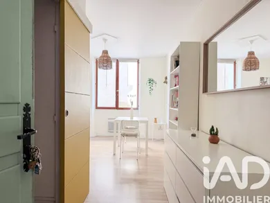 Apartment in Hyères (83400)