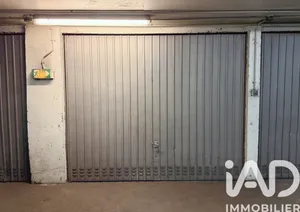 Parking in Paris (75010)