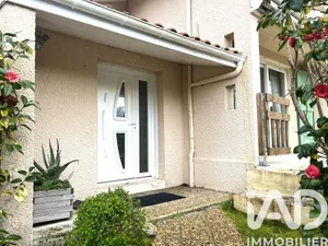 Maison à Saint-Pierre-du-Mont (40280)