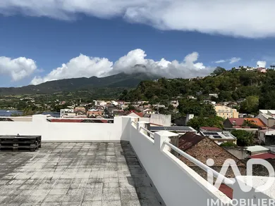 Building in Saint-Pierre (97250)