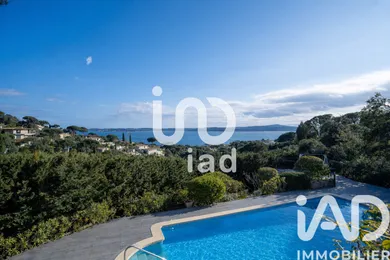 Maison d'architecte à Sainte-Maxime (83120)