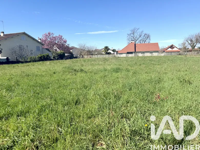 Terrain à bâtir à Billère (64140) · 149 000 €