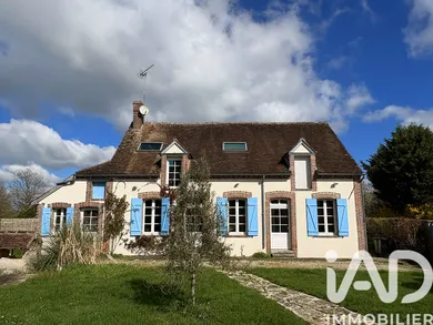 Village house in Charny (89120)