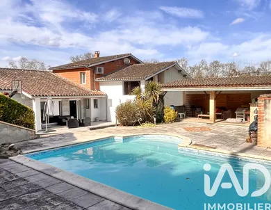 Village house in Saint-Nicolas-de-la-Grave (82210)