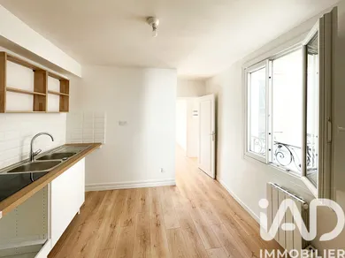 Apartment in Paris (75018)