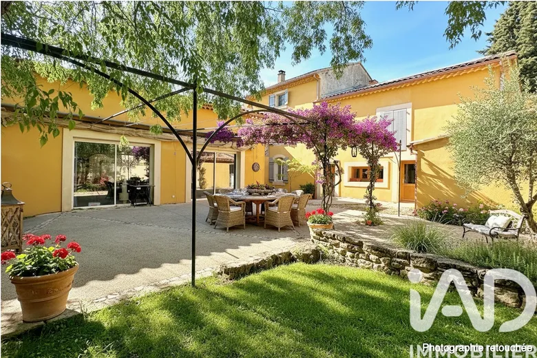 Maison 10 pièces 300 m² · à Camaret-sur-Aigues · 300 m² · 429 000 €