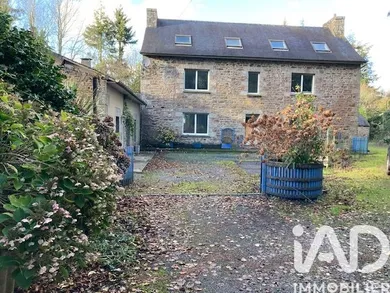 Maison de campagne à Bulat-Pestivien (22160)