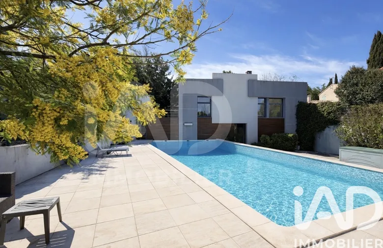 Maison 7 pièces 237 m² · à Nîmes · 237 m² · 1 075 000 €