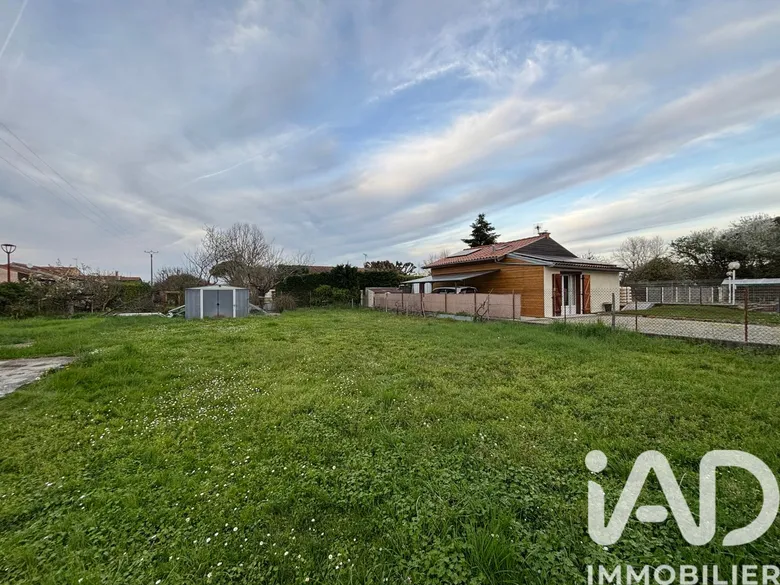 Terrain à bâtir à Lagardelle-sur-Lèze (31870) · 84 900 €