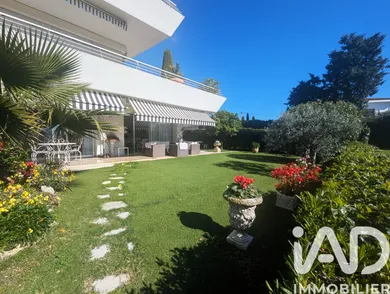 Apartment in Cannes (06150)