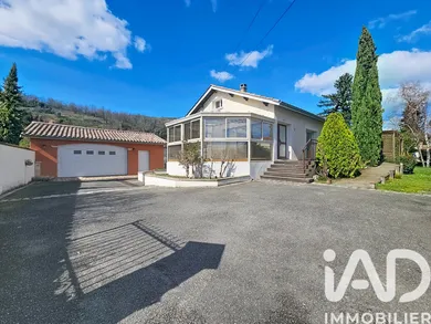 Traditional house in Saint-Pierre-de-Bœuf (42520)