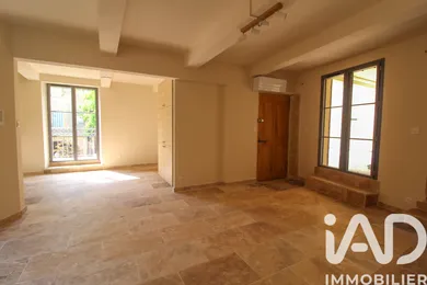 Appartement à Montaren-et-Saint-Médiers (30700)