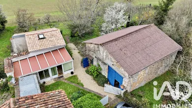 Maison de campagne à Les Pins (16260)