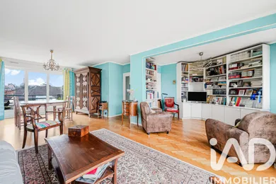 Apartment in Le Chesnay (78150)