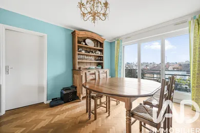 Apartment in Le Chesnay (78150)