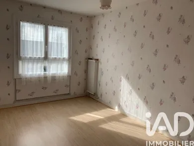 Apartment in Saumur (49400)