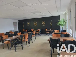 Building in Joigny (89300)