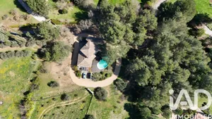 Maison à Saint-Zacharie (83640)