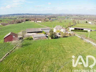 Farm in Chandon (42190)