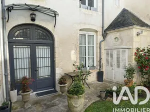 Townhouse in La Rochelle (17000)