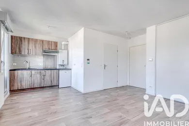 Studio in Savigny-le-Temple (77176)