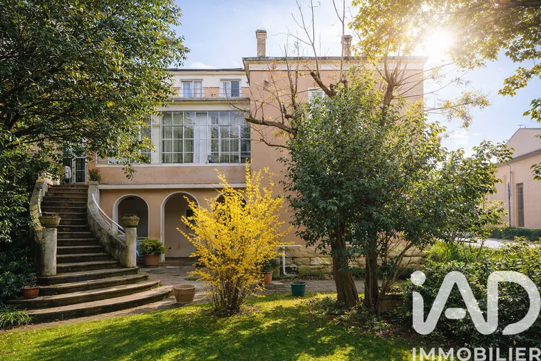 Maison 12 pièces 220 m² · à Vaison-la-Romaine · 220 m² · 475 000 €