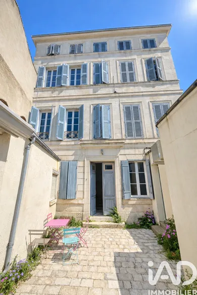 Apartment in La Rochelle (17000)