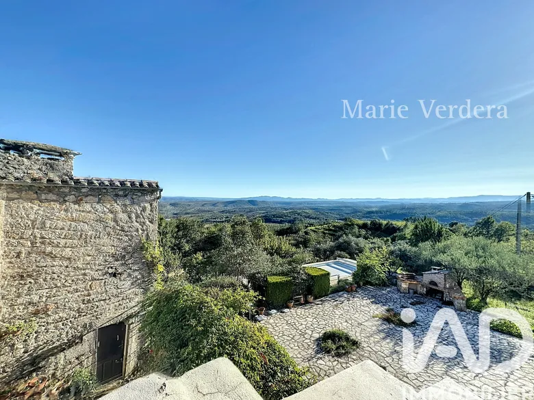 Maison 13 pièces 335 m² · à Vinezac · 335 m² · 550 000 €