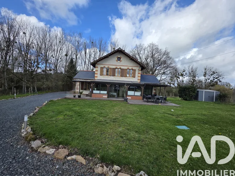 Maison 5 pièces 127 m² · à Avrillé-les-Ponceaux · 127 m² · 245 000 €