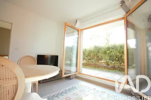 Apartment in Bois-d'Arcy (78390)