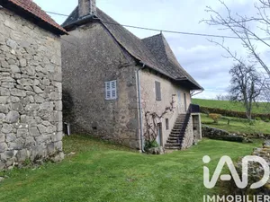 Maison de campagne à Ladinhac (15120)