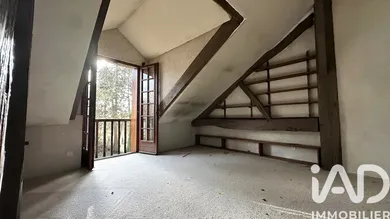 Appartement à École-Valentin (25480)