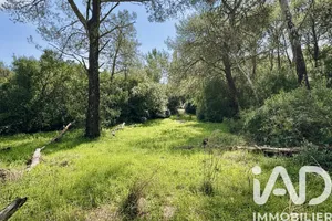 Terrain à Le Castellet (83330)