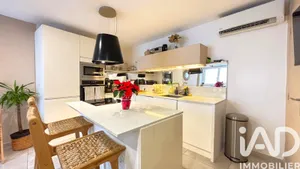 Maison de village à Saint-Paul-en-Forêt (83440)